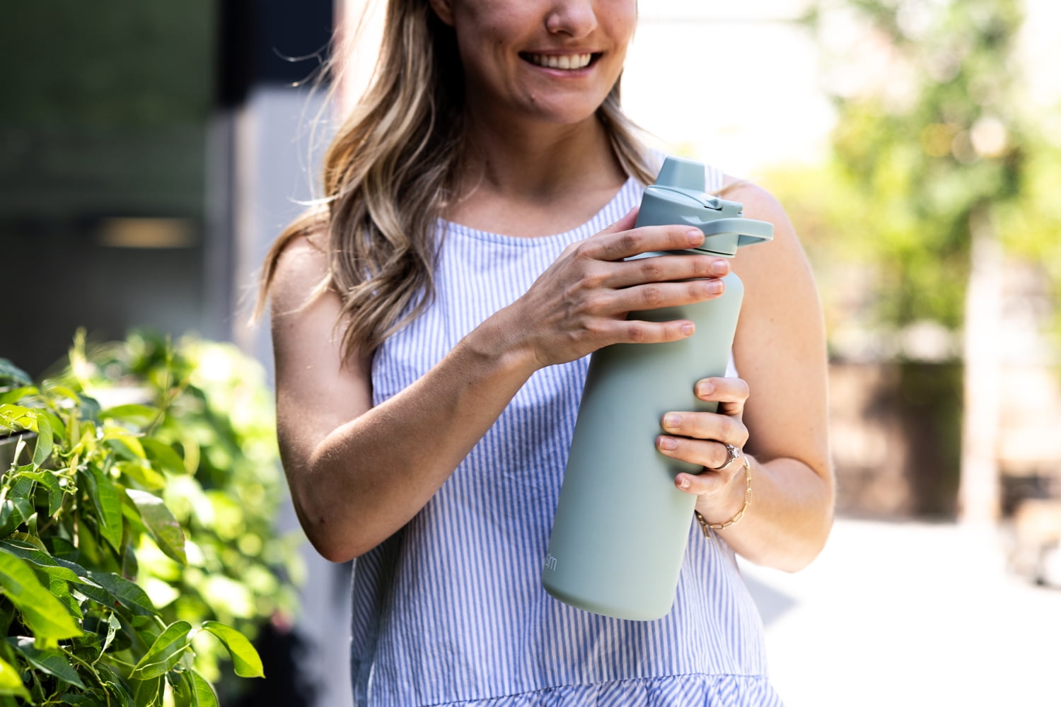Simple Modern 48 fl oz Reusable Tritan Summit Water Bottle with Silicone Straw Lid|Seaglass Sage M402U