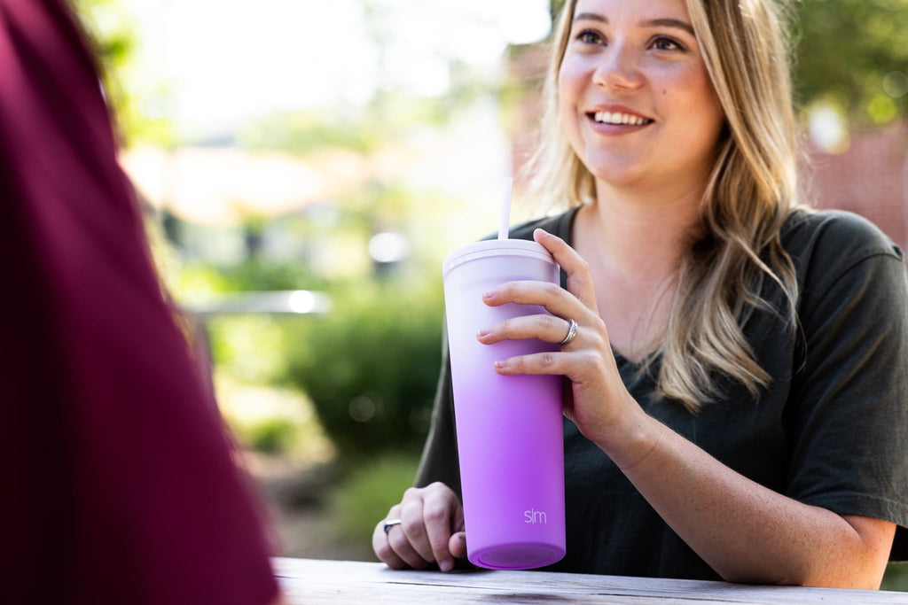 Simple Modern 24 fl oz Double Wall Plastic Classic Tumbler with Straw|Opalescent M393R
