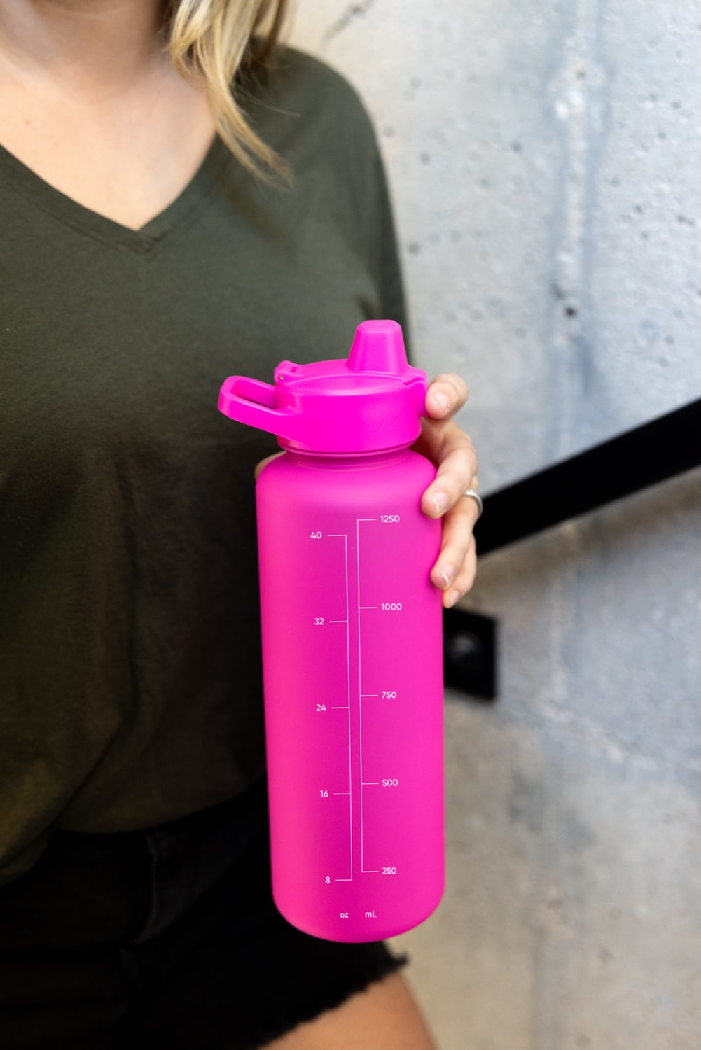 Simple Modern 48 fl oz Reusable Tritan Summit Water Bottle with Silicone Straw Lid|Raspberry Vibes M412A