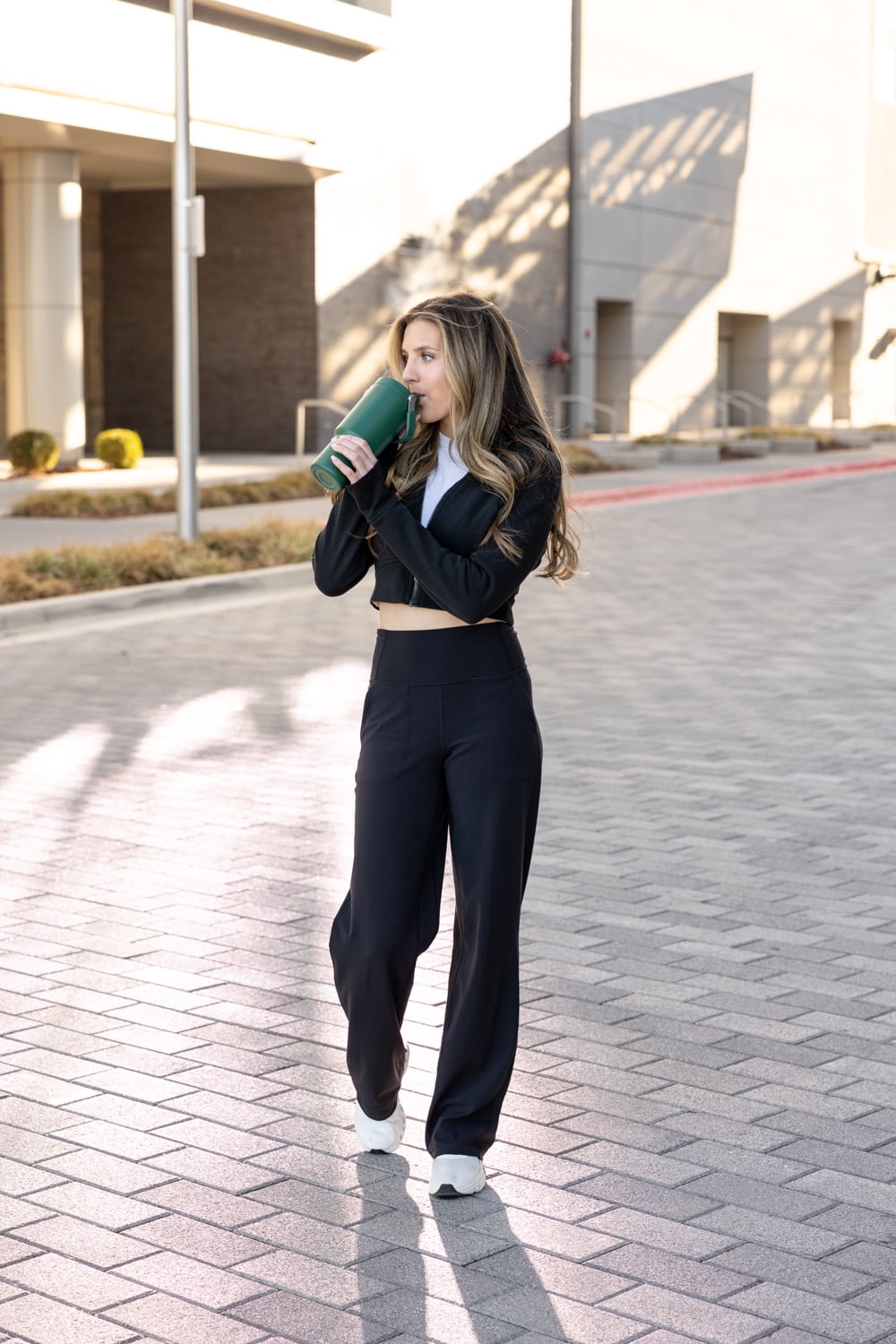 Simple Modern 30 fl oz Insulated Stainless Steel Trek Pivot Tumbler with Straw Lid and Top Handle|Forest M400H