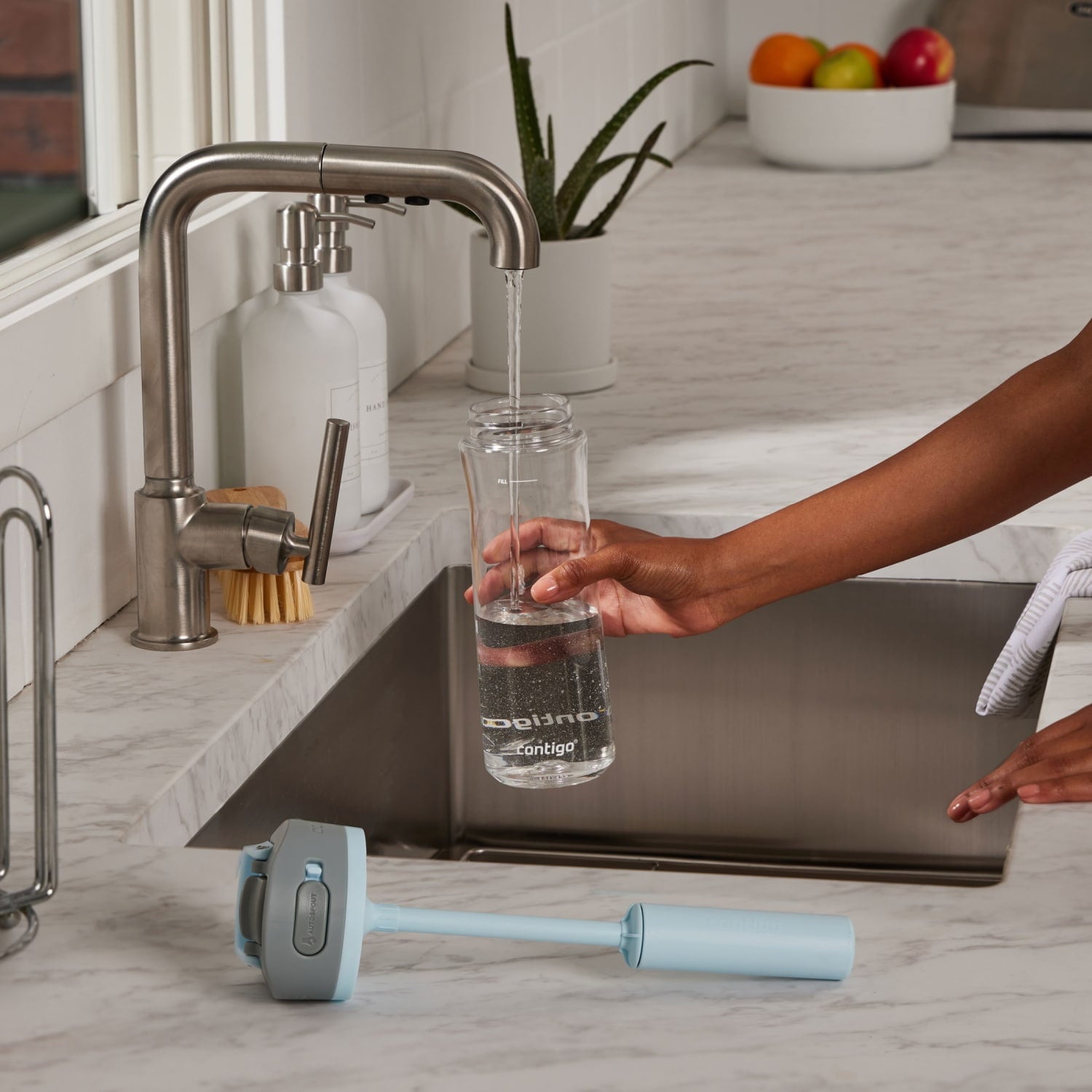 Contigo 24 oz. Wells Plastic Filter Water Bottle - Salt M18P