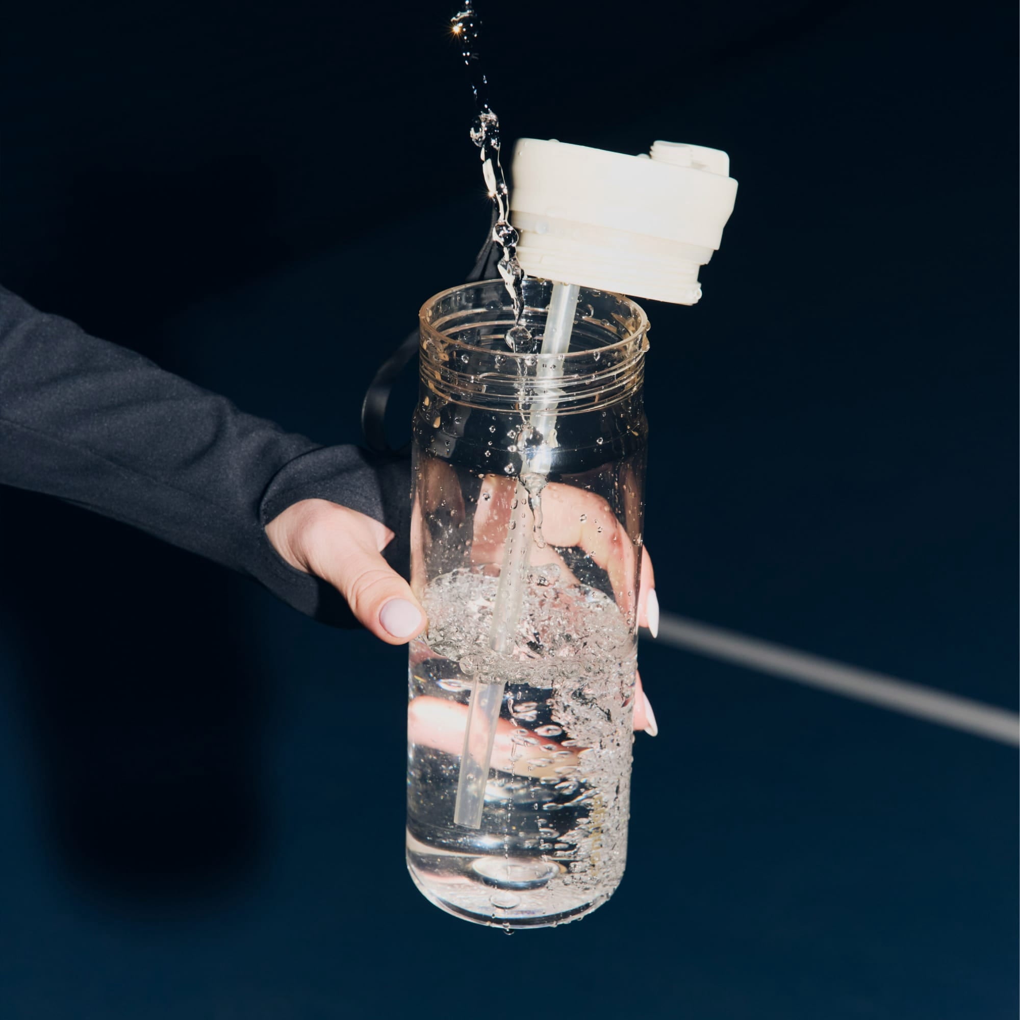 Contigo DualSip Leakproof Plastic Reusable Water Bottle with Carrying Strap, Black/Clear, 24 oz M47J