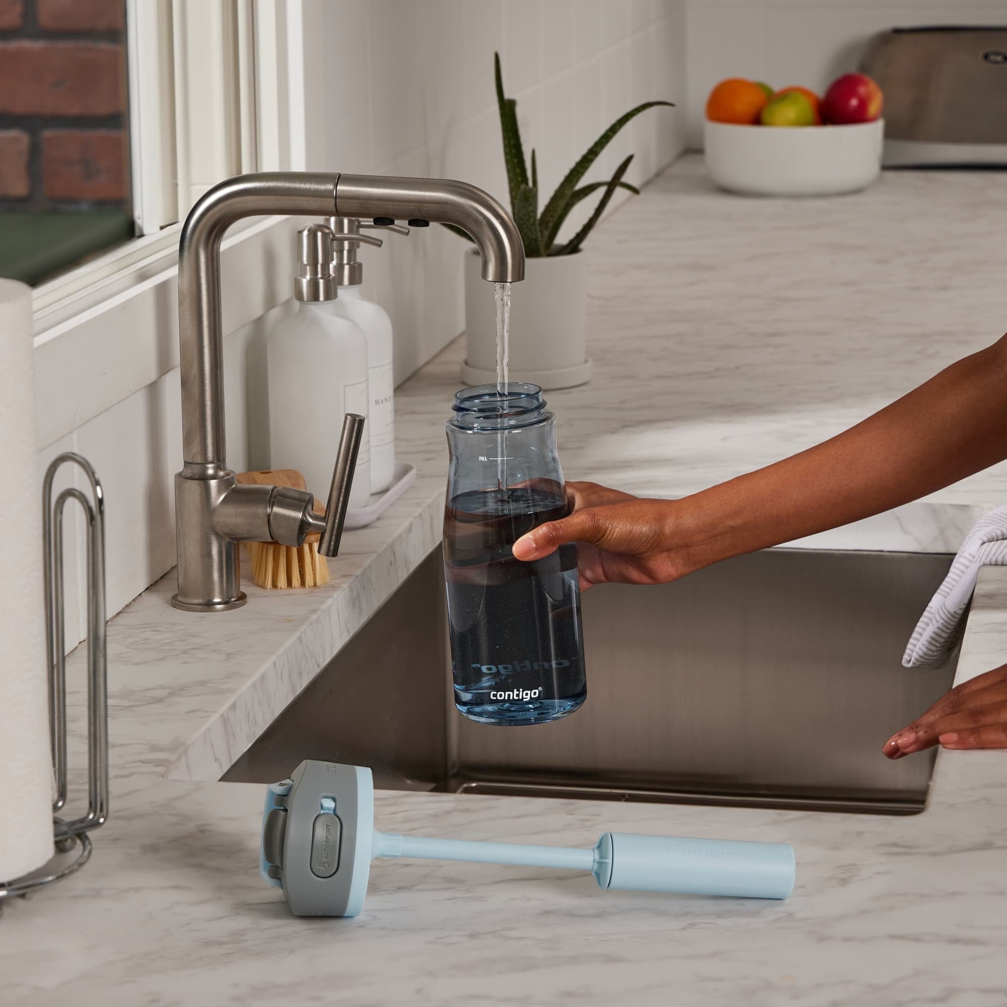 Contigo Wells Plastic Filter Water Bottle with AUTOSPOUT Straw Lid, 32 oz., Dark Ice M08Q