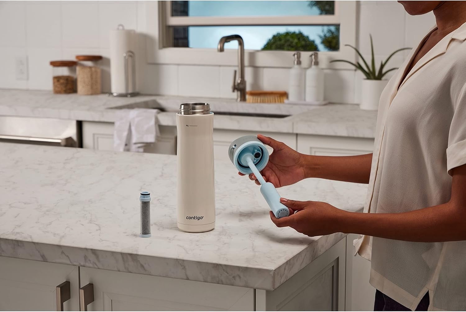 Contigo 24 oz. Wells Chill Stainless Steel Filter Water Bottle - Salt M86E
