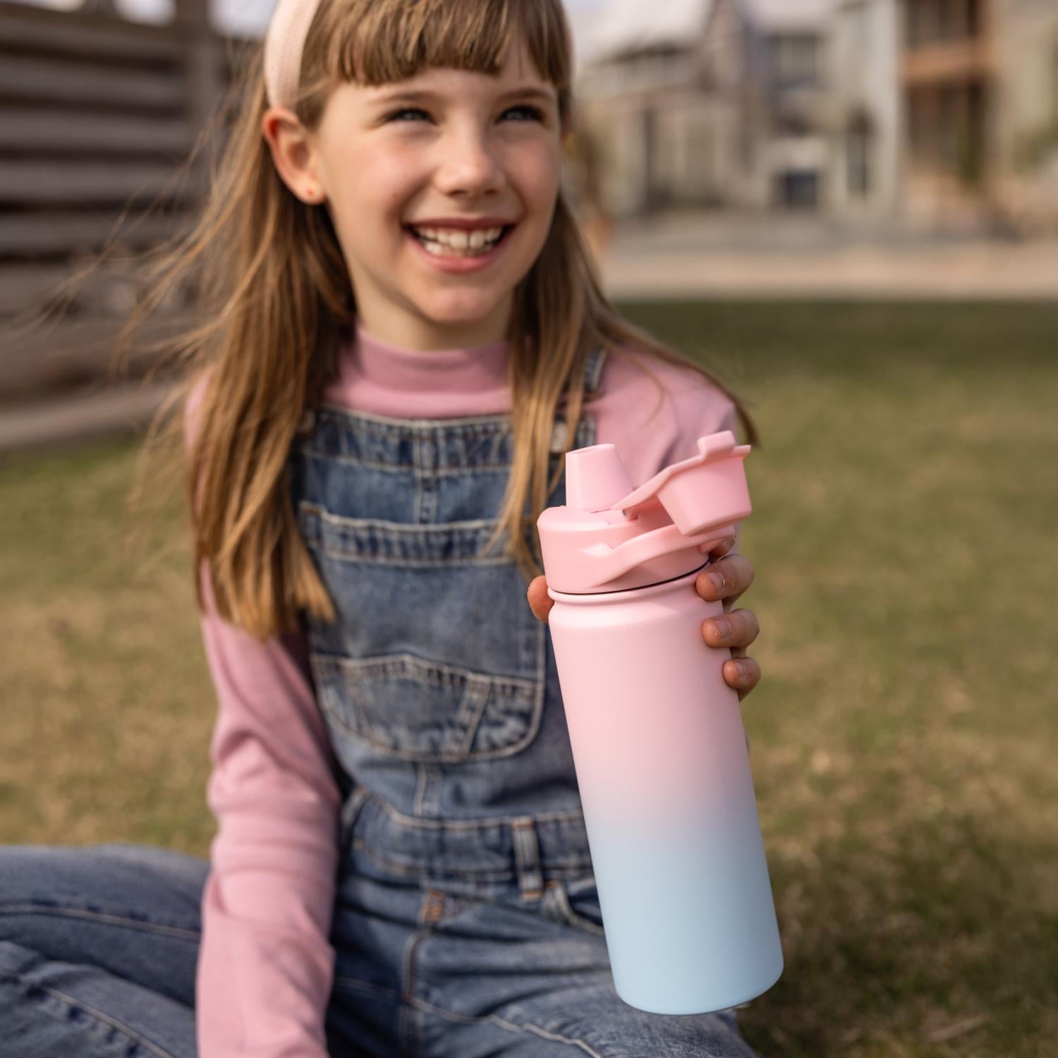 Simple Modern 18 fl oz Insulated Stainless Steel Summit Water Bottle with Covered Silicone Straw Lid | Sweet Taffy M395V