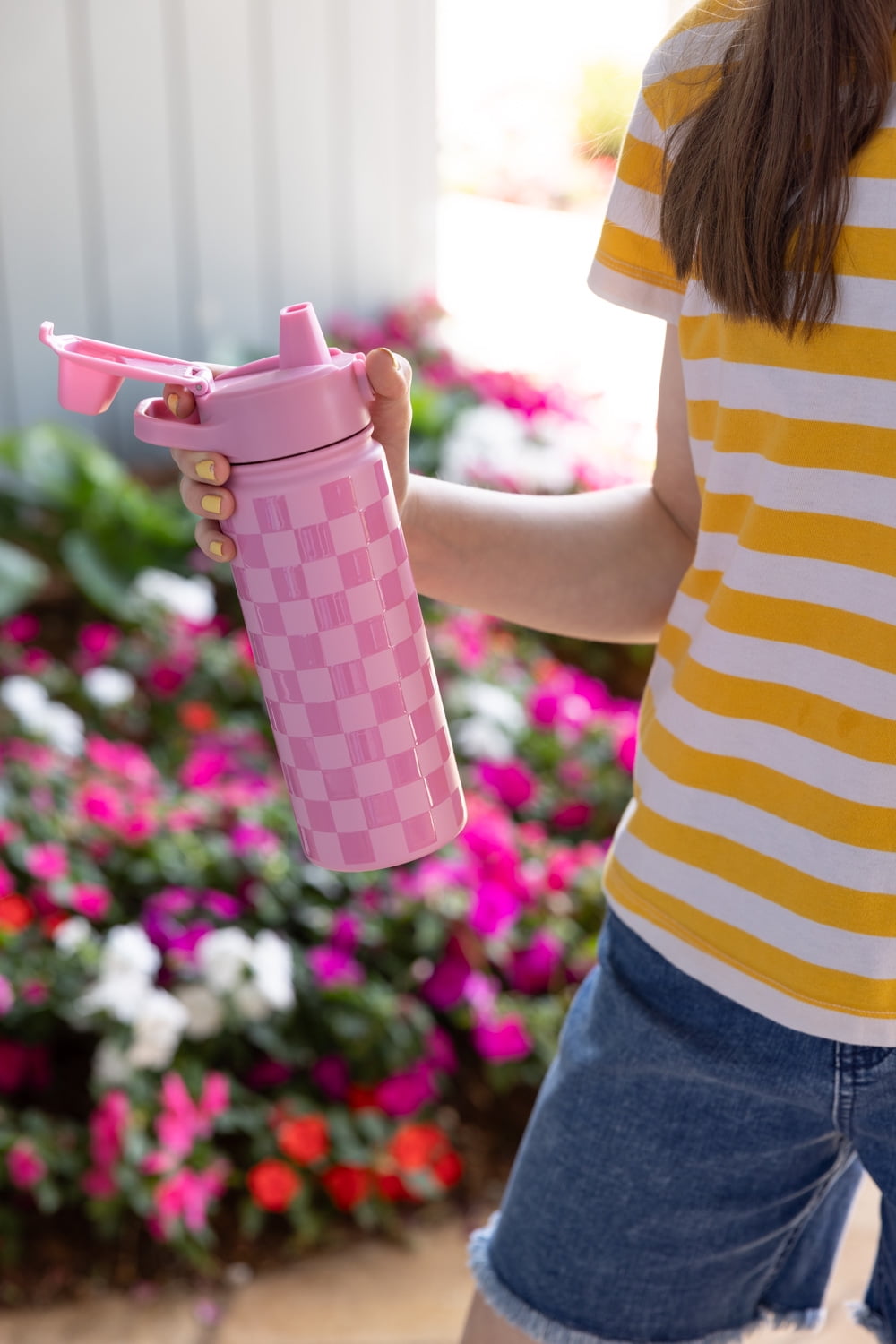 Simple Modern 18 fl oz Insulated Stainless Steel Summit Water Bottle with Covered Silicone Straw Lid | Sweet Taffy M395V